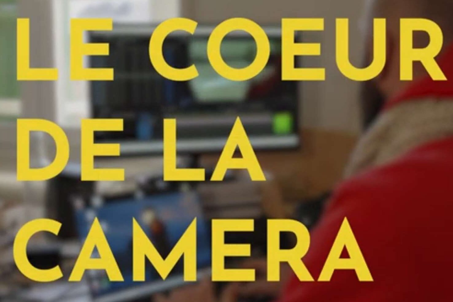 Plongez au cœur de la caméra avec mon reportage sur le métier de vidéaste photographe.